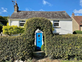 Family cottage in pretty Piddletrenthide